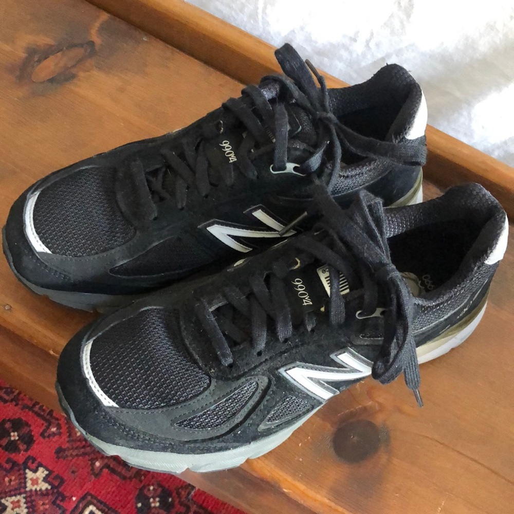 New Balance 990 v4. Size 7.5